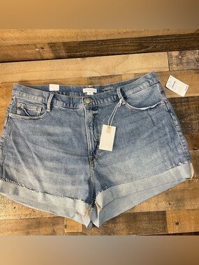 Good American Good Petite Girlfriend Denim Shorts Size 15 NWT